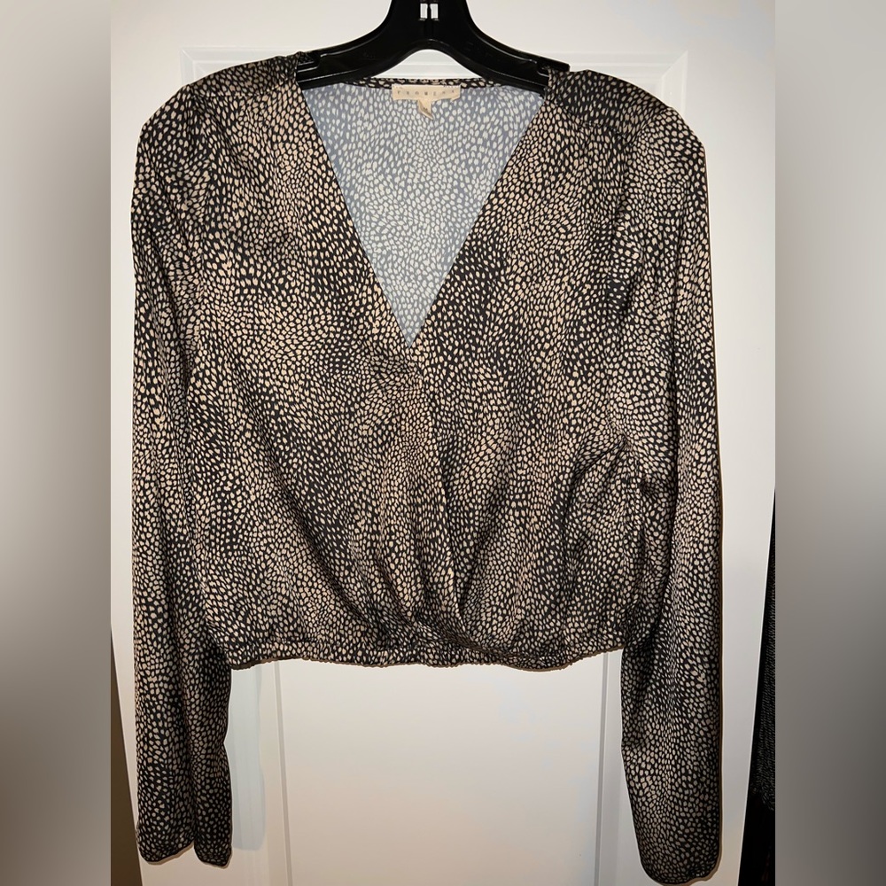 South moon under cropped blouse